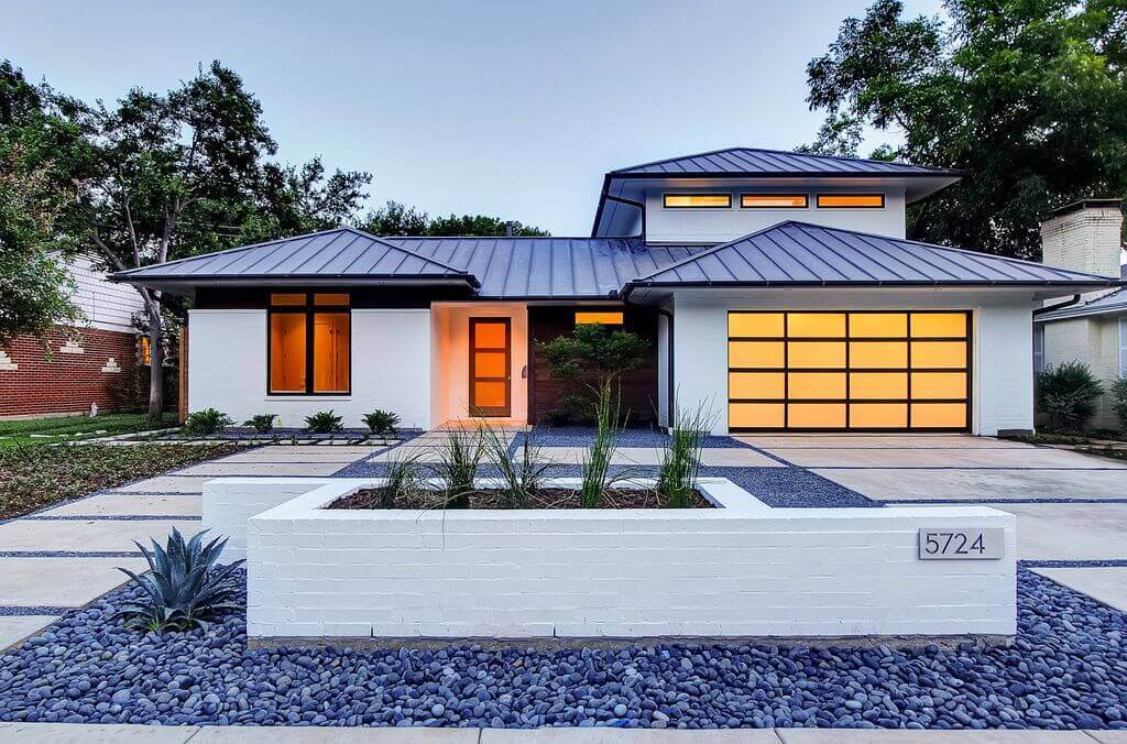 South Creek Roofing & Waterproofing Inc. Project - Modern Contemporary House with Metal Roof